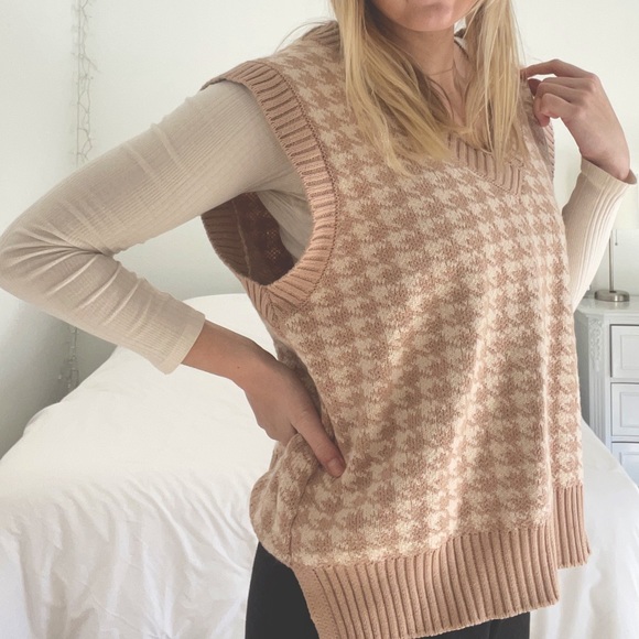 Checkered cream and brown sweater vest. Thrifted. Worn once. - Picture 1 of 6